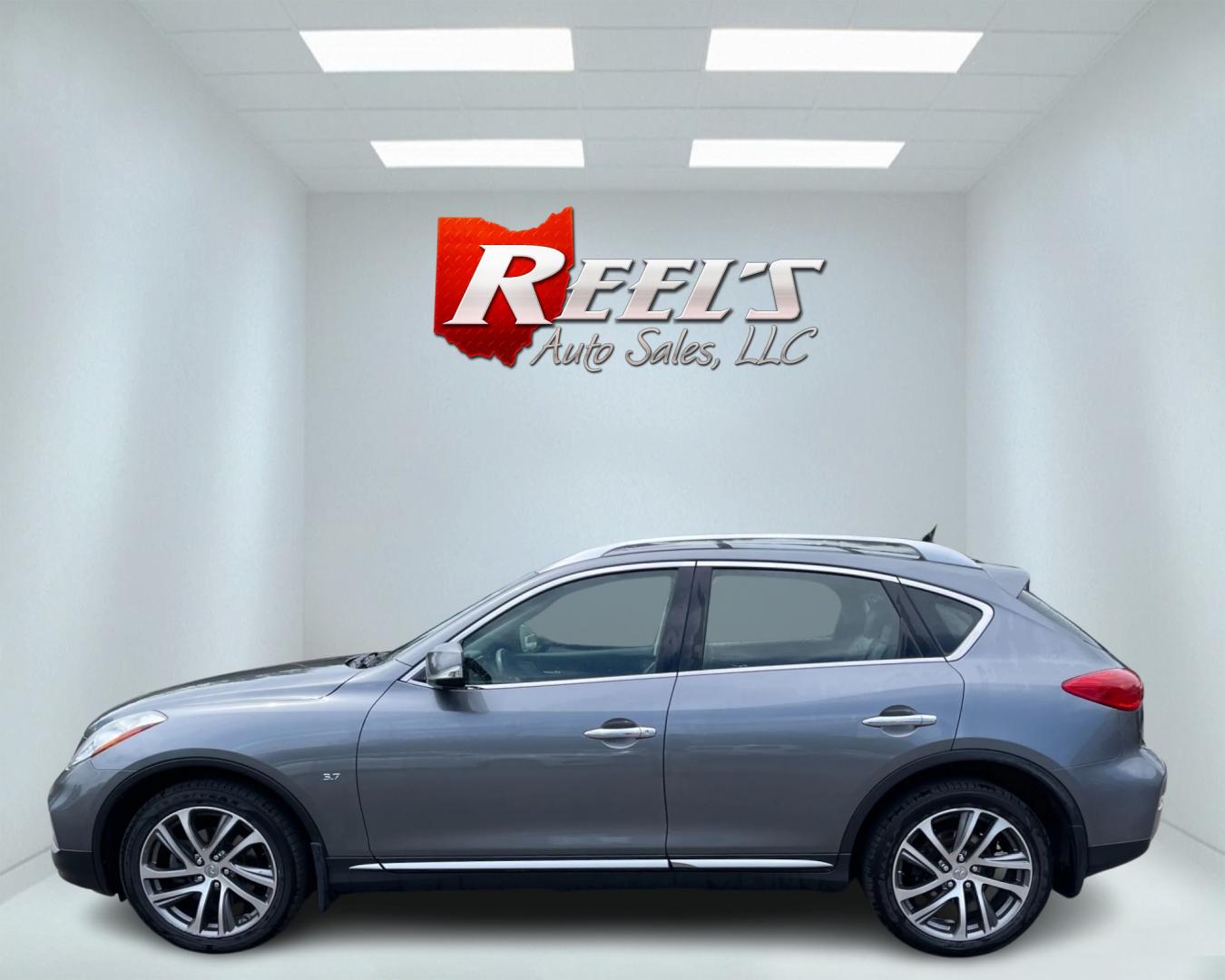 2017 Gray /Black Infiniti QX50 AWD (JN1BJ0RRXHM) with an 3.7L V6 DOHC 24V engine, 7A transmission, located at 11115 Chardon Rd. , Chardon, OH, 44024, (440) 214-9705, 41.580246, -81.241943 - Photo#9